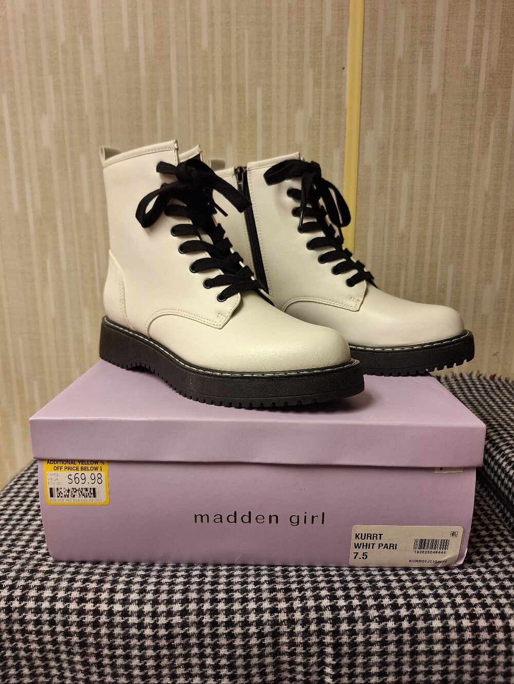 *NEW* Madden Girl Kurrt Combat Boot - 7.5